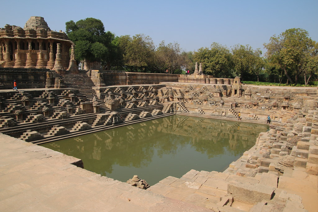 GUJARAT  4 Days  TOUR  PACKAGE
